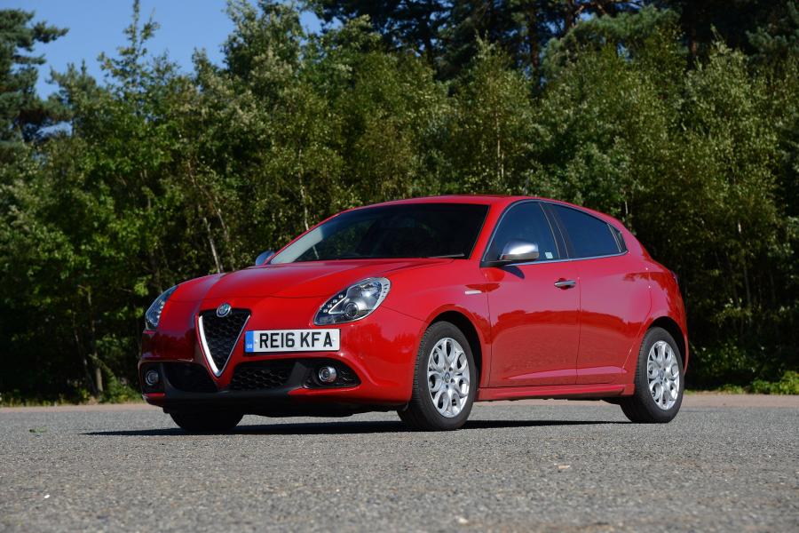  Alfa Romeo Giulietta 2016 года  (UK) (фото 1 из 44)